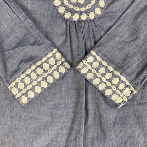Boden Chambray Top 💙 - Picture 3 of 7